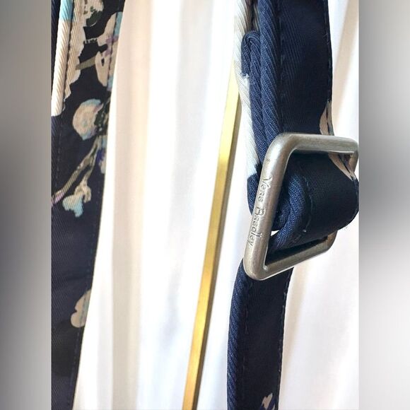 Floral Vera Bradley Crossbody Bag in Navy Blue NWT - Picture 3 of 13
